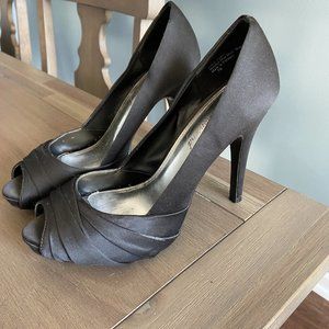 Lulu Townsend Black Satin Peep Toe Heels size 7.5